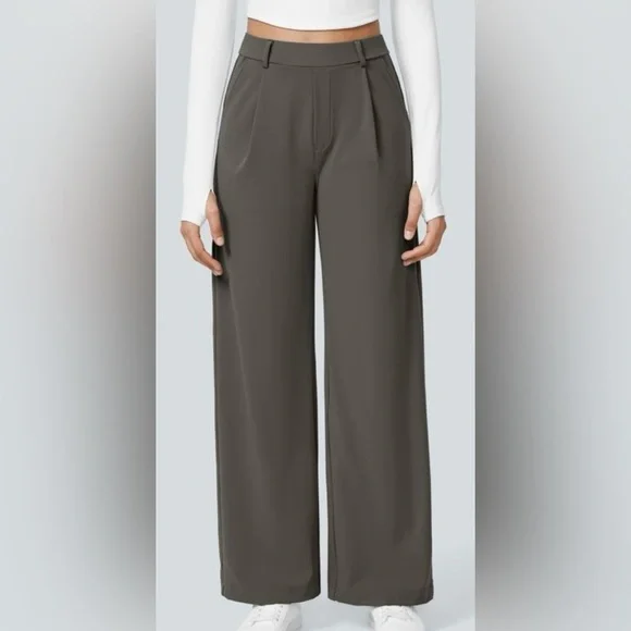 Halara Flex™ High Waisted Pocket Straight Leg
Work Pants medium green kaki - Picture 1 of 7